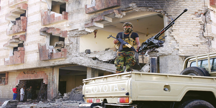   انتشار للجيش اليمني في موقع الانفجار الذي استهدف وزارة المالية بعدن