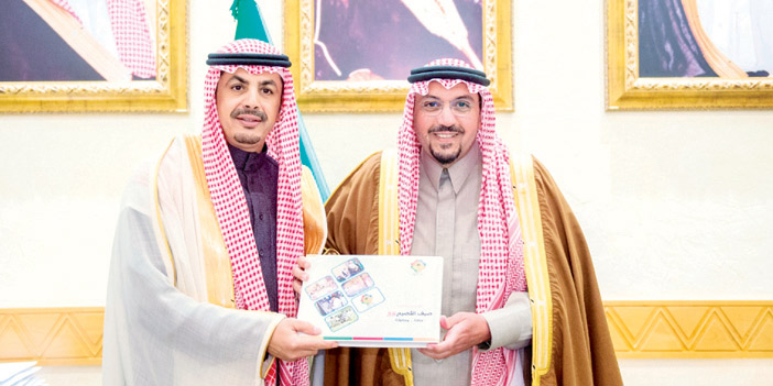  الركيان يسلم سمو أمير القصيم التقرير