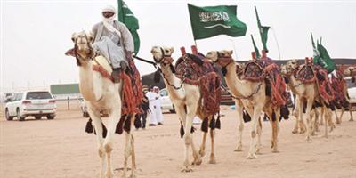 إدارة مهرجان الملك عبدالعزيز للإبل تحدد أوقات وأشواط سباقات الهجن 