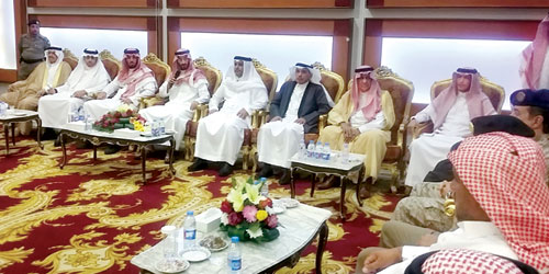  لقطة من لقاء نائب أمير منطقة مكة المكرمة بأهالي الطائف والشباب