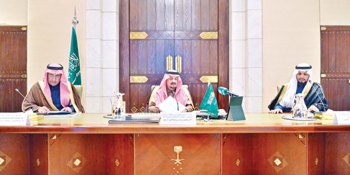   أمير منطقة الرياض خلال رئاسته الاجتماع