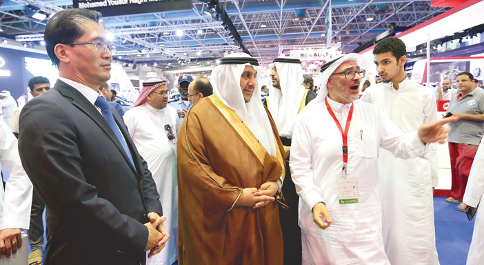  خلال المعرض