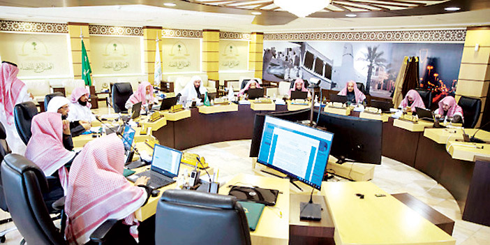 إقرار وضع ضوابط للتبليغ بالوسائل الإلكترونية وقواعد للتوزيع الداخلي للدعاوى بين دوائر المحكمة الواحدة 