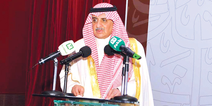 الأمير فهد بن سلطان يكر م 388 فائزا وفائزة بجائزة سموه للتفو ق العلمي