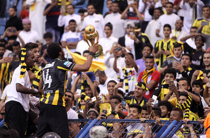 الاتحاد يعانق الذهب