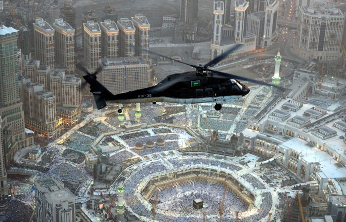 طائرات الأمن ترصد وتحلل الحركة المرورية بمكة