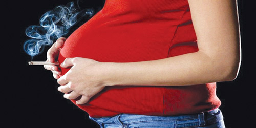 التدخين أثناء الحمل قد يصيب الطفل باضطراب سلوكي 