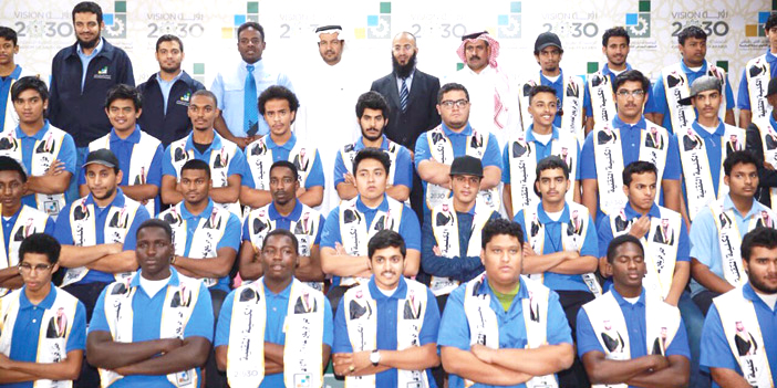  تخريج 48 طالباً ودفعهم إلى إكمال التدريب والتوظيف