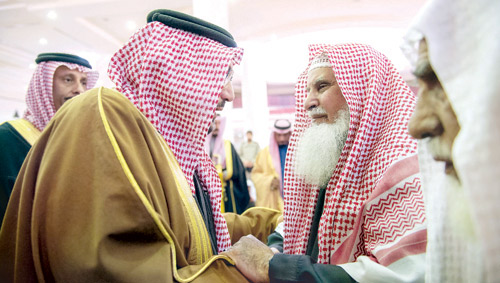  سموه يؤدي الصلاة على شهيد الواجب «الحربي»