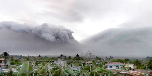 حمم بركان مايون في الفلبين تجبر الآلاف على الفرار 
