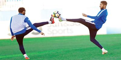 عطيف يبدي رغبته في البقاء.. والفترة الحرة تحرج الإدارة 