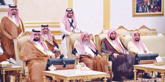 واستقبل المواطنين في الجلسة الأسبوعية.. أمير منطقة جازان بالنيابة يؤكد: 