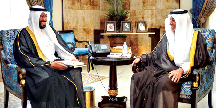  سموه خلال استقباله د. الفياض