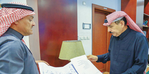  المحافظ يطلع مخطط البلدية في الحملة