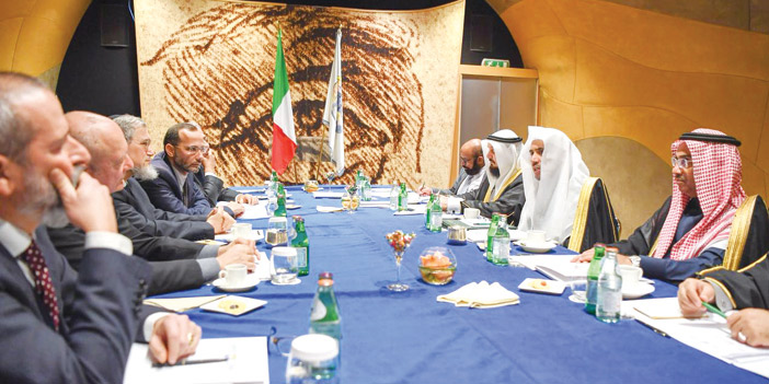   د. العيسى يلتقي وفد كلية فلورانس للتواصل الثقافي والديني.