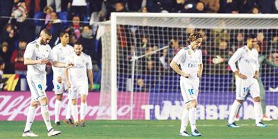 موسم ريال مدريد من سيء إلى أسوأ والأجواء تعكرت أكثر داخل النادي 