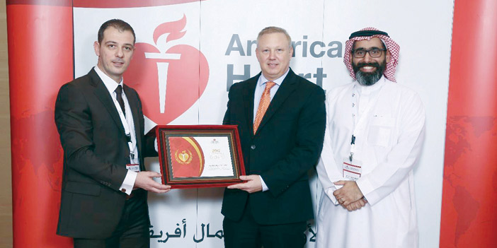  استلام الوسام الذهبي من جمعية القلب الأمريكية