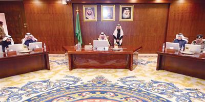 أمير منطقة عسير يترأس اجتماع لجنة التوطين بالمنطقة 