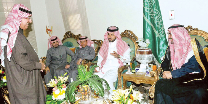  مديرعام جمرك الحديثة يتحدث لمعالي المدير العام