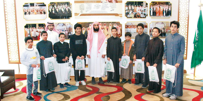 الجائزة تستضيف طلاب المدارس 