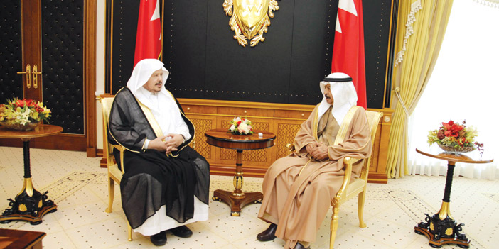 سمو الأمير خليفة بن سلمان آل خليفة خلال استقباله آل الشيخ