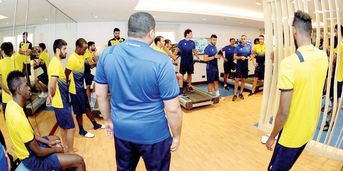  من اجتماع جوميز باللاعبين