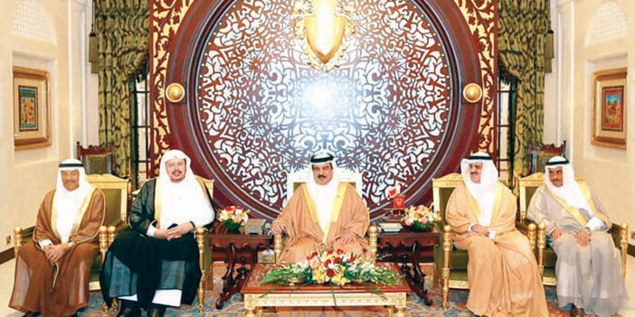   من لقاء ملك البحرين برئيس مجلس الشورى