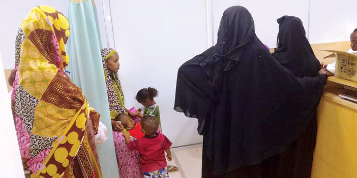 عيادات مركز الملك سلمان للإغاثة تقدم العلاج لـ(1850) لاجئ يمني في جيبوتي 