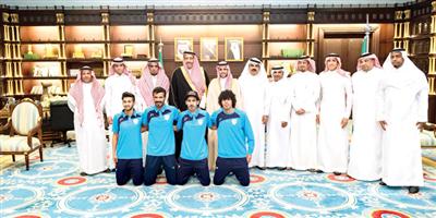 أمير الباحة يهنئ نادي العين بالصعود 