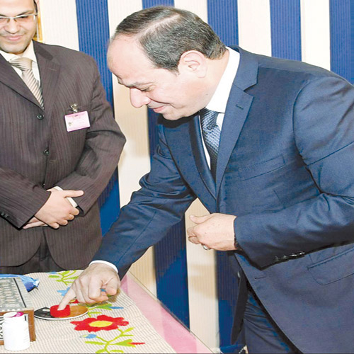  الرئيس المصري يشارك في الانتخابات الرئاسية