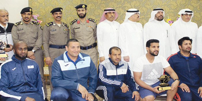  الزارع والبقمي مع المكرمين