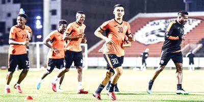 الشباب يجدد ثقته بالأجانب.. وإصابة الحوض تبعد العمار 