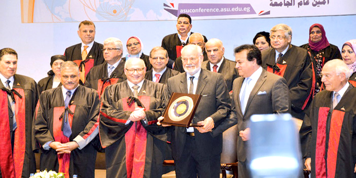 تكريم عدد من المتميزين السعوديين والعرب في المؤتمر الدولي السنوي السابع بجامعة عين شمس 