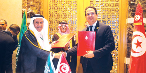  وزير المالية يشرف على توقيع المذكرة