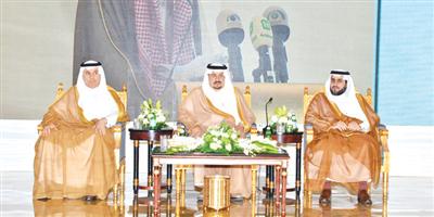 أمير منطقة الرياض يؤكد أهمية تأسيس استراتيجية في مجال زراعة وتسويق التمور 