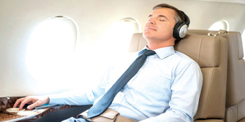 كيف تنام في الطائرة؟ 