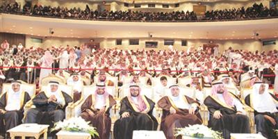 كلية الطب بجامعة الملك سعود تحتفل بتخريج 156 طبيباً 