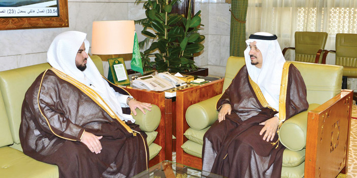  أمير منطقة الرياض يستقبل رئيس المحكمة التجارية