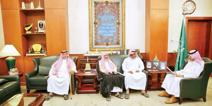  الأمير عبد الرحمن  يستقبل رئيس بلدي تمير
