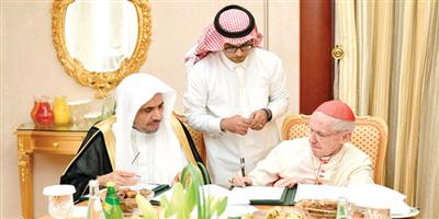 اتفاقية تعاون بين رابطة العالم الإسلامي والفاتيكان لتحقيق الأهداف المشتركة 