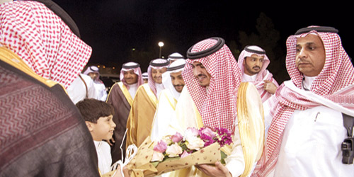  الأمير بدر بن سلطان يستقبل المهنئين بالمحافظة
