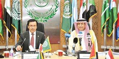 وزير الخدمة المدنية يؤكد أهمية التعاون بين الدول العربية الشقيقة من خلال تبادل الخبرات والتجارب الإدارية الناجحة 