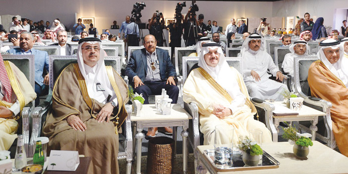  الأمير سعود بن نايف خلال رعايته المبادرة