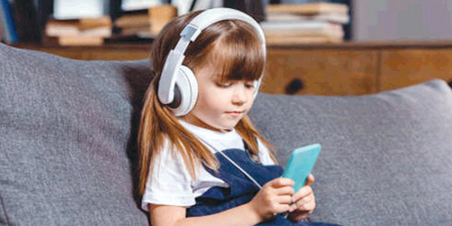 ما علاقة استخدام الهواتف بالمشكلات السلوكية عند الأطفال؟ 