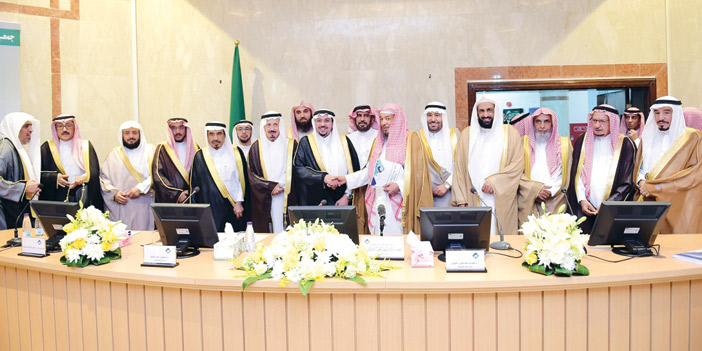  أمير القصيم خلال ترؤسه عمومية جمعية البر ببريدة