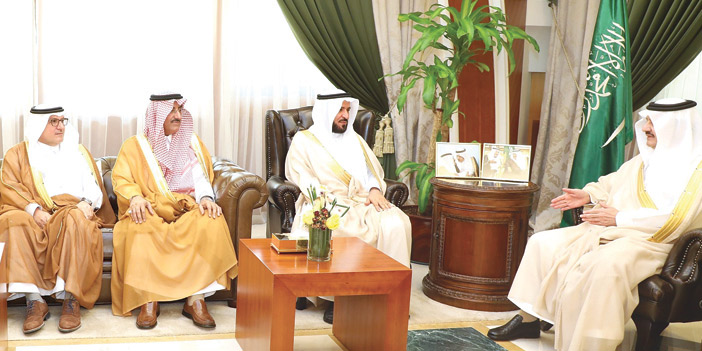 الأمير سعود بن نايف يستقبل رئيس وأعضاء صندوق المناسبات بغرفة الشرقية 