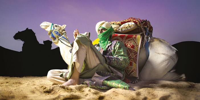  صور من عدسة العنود الرشيد عن أحد المشاركين في المسرحيات المفتوحة في جادة سوق عكاظ