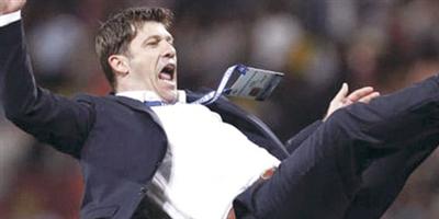 الحزم ينهي التعاقد مع المدرب الروماني دانيال ايسايلا 