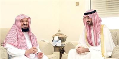 الأمير عبدالله بن بندر يعايد العلماء والمشايخ في مكة المكرمة 