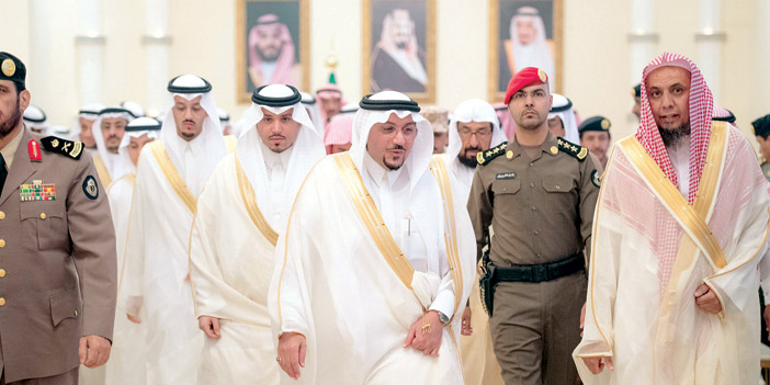   أمير منطقة القصيم يشارك الأهالي